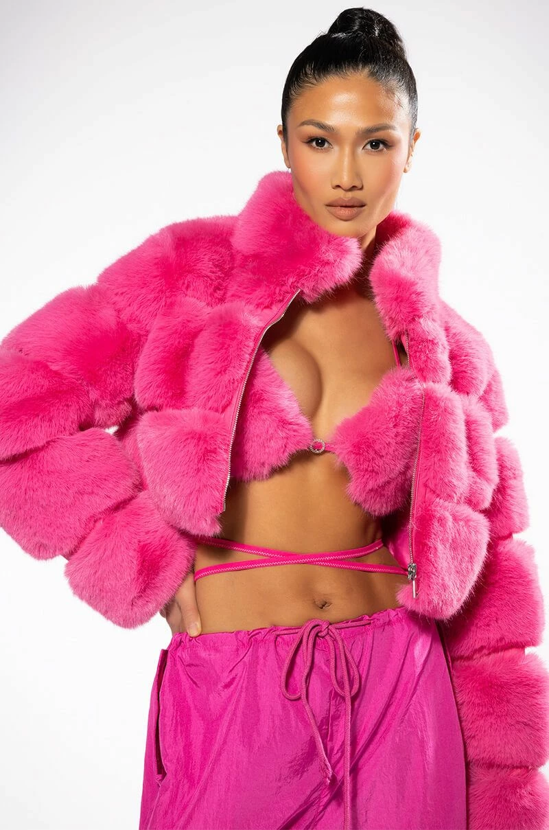 SUCH A DOLL FAUX FUR BRALETTE - Image 2