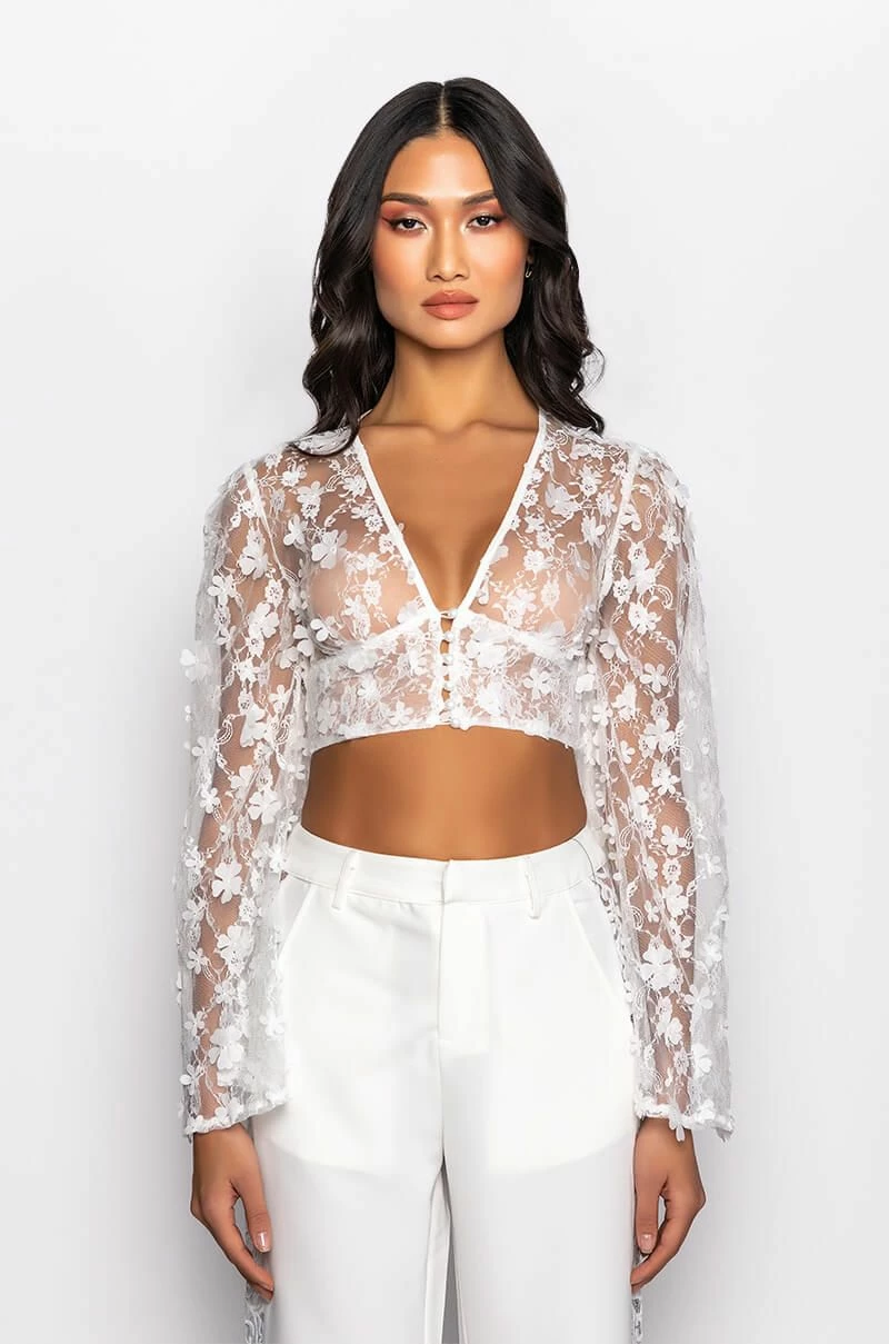 BOUQUET DAYS FLORAL DETAIL CROPPED BLOUSE - Image 3