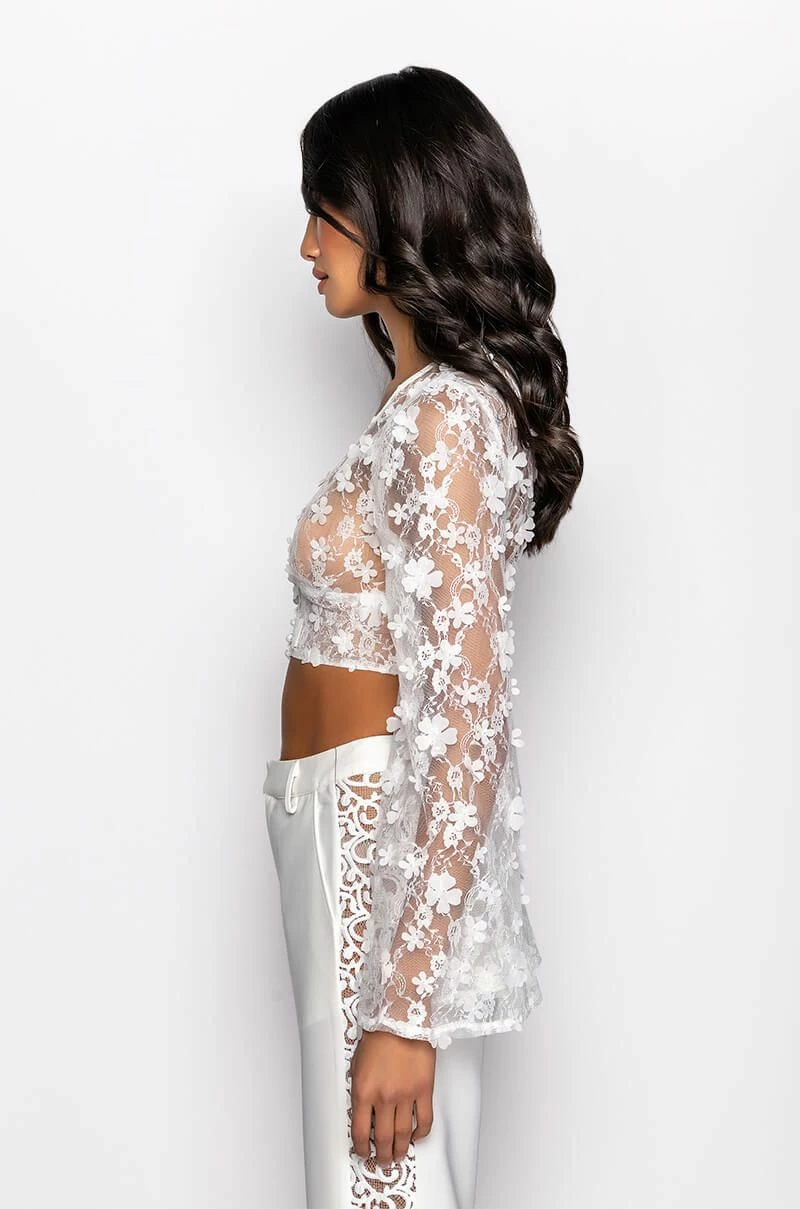 BOUQUET DAYS FLORAL DETAIL CROPPED BLOUSE - Image 4