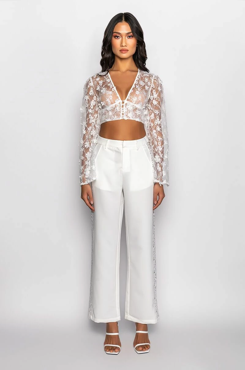 BOUQUET DAYS FLORAL DETAIL CROPPED BLOUSE - Image 7