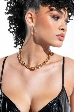 CHUNKY CHAIN NECKLACE