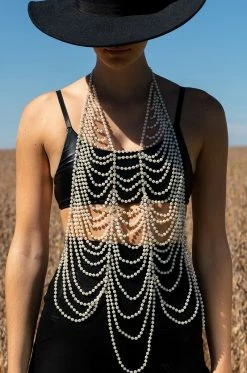 HELEN OF TROY STATEMENT PEARL BODY CHAIN HARNESS