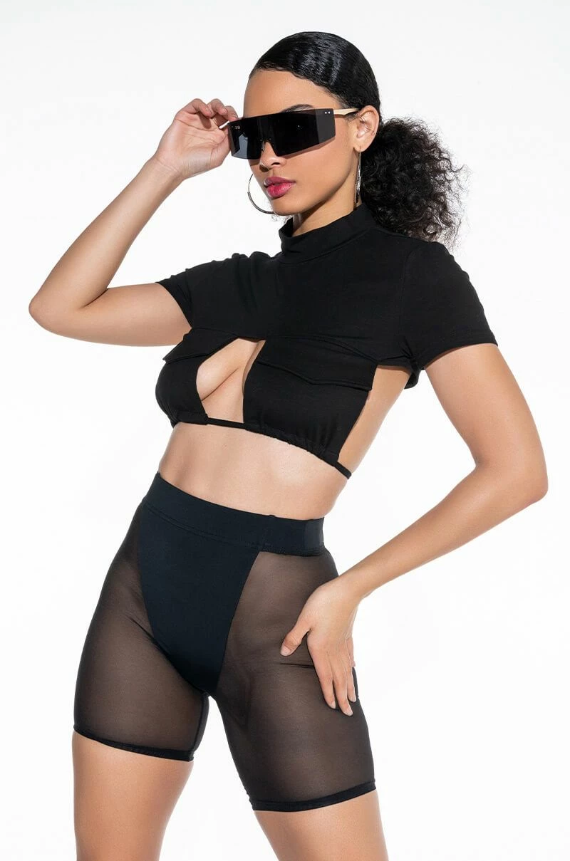 JEUNE POCKET DETAIL CUTOUT CROP TEE - Image 2