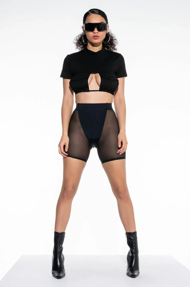 JEUNE POCKET DETAIL CUTOUT CROP TEE - Image 3