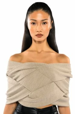 KNOT YOUR AVERAGE GAL STRAPLESS KNIT TOP