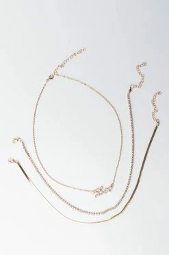 LEO LAYER NECKLACE