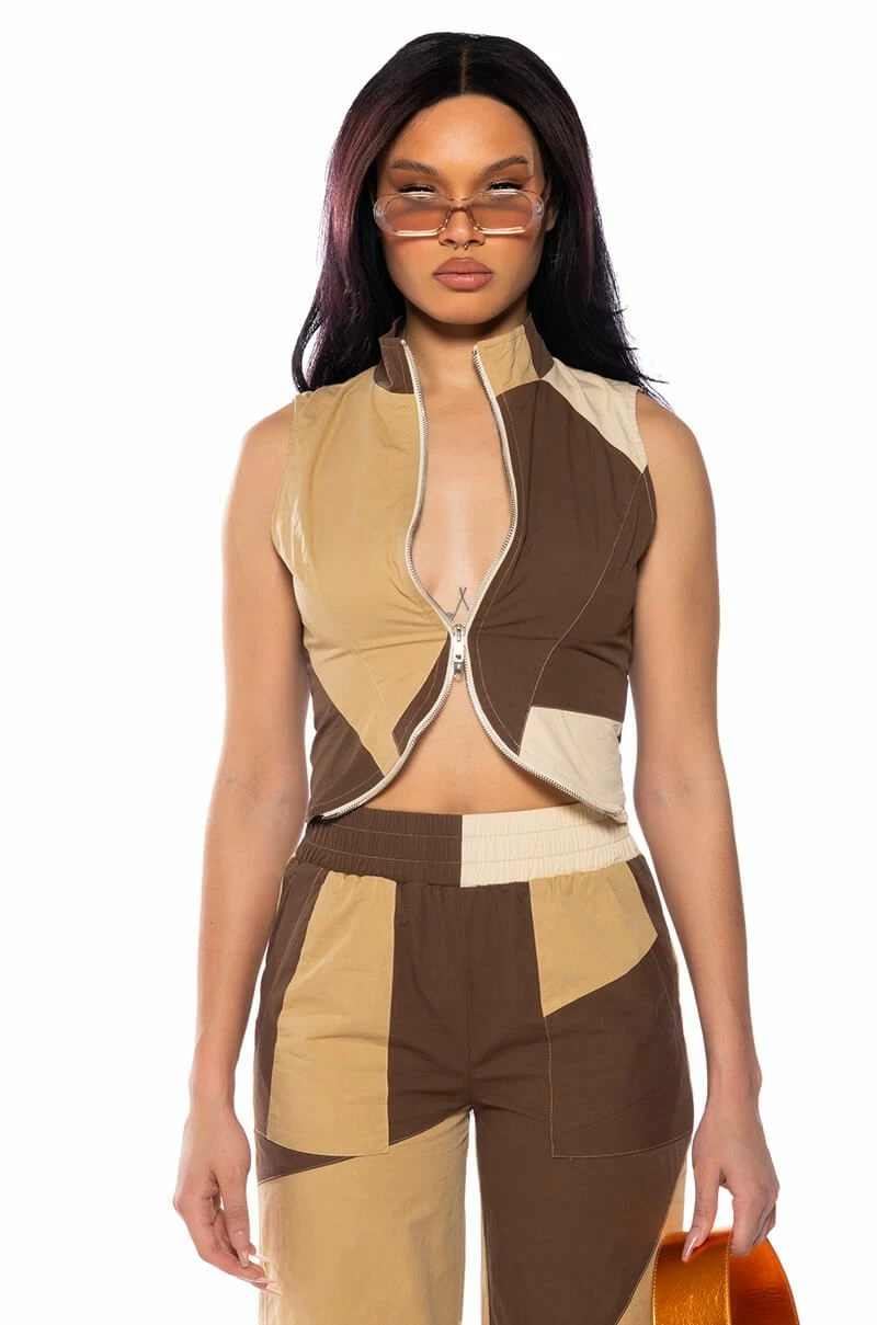 LEXI ADJUSTABLE ZIP SLEEVELESS TOP - Image 2