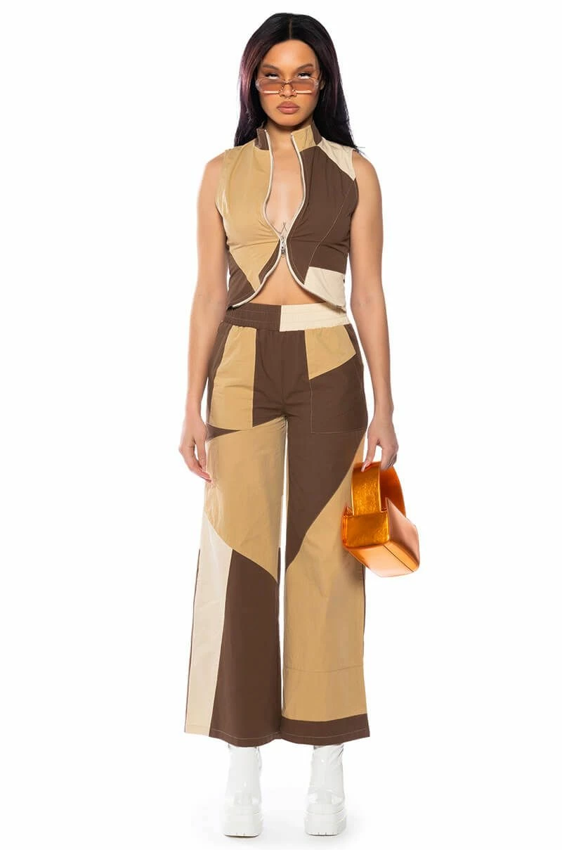 LEXI ADJUSTABLE ZIP SLEEVELESS TOP - Image 4