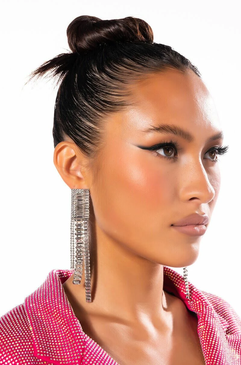 MOONSTRUCK DANGLE EARRINGS - Image 3