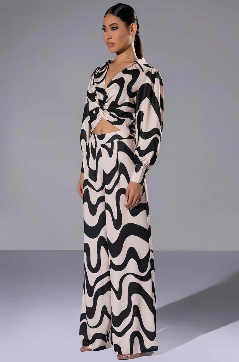 MYSTICAL WAYS TWIST FRONT LONG SLEEVE TOP - Image 4