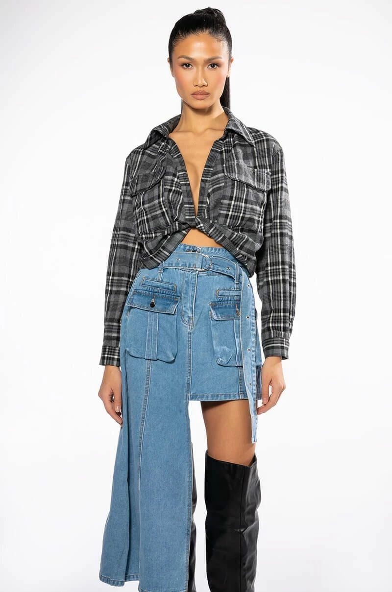 NO FRONTING CROPPED TWIST FRONT PLAID TOP - Image 3