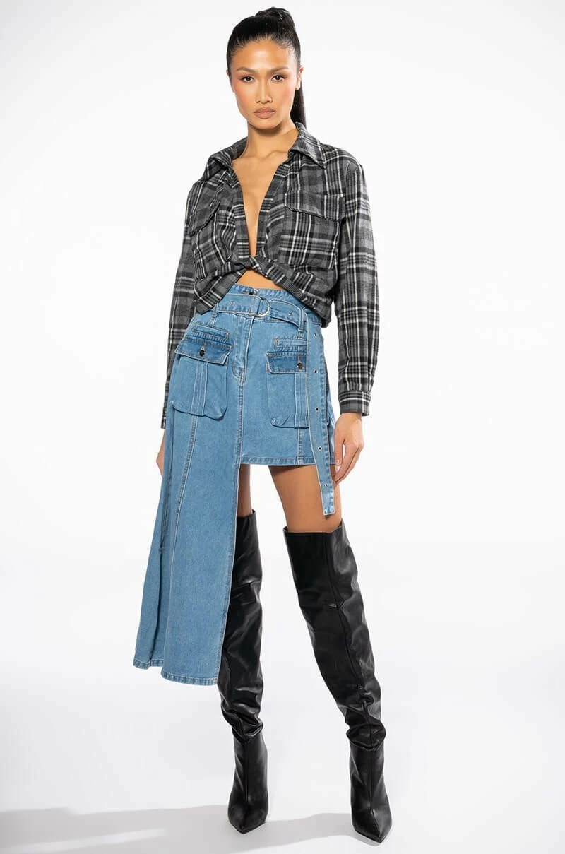 NO FRONTING CROPPED TWIST FRONT PLAID TOP - Image 7