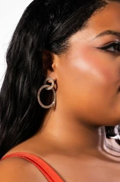 SCENE STEALER RHINESTONE EARRINGS