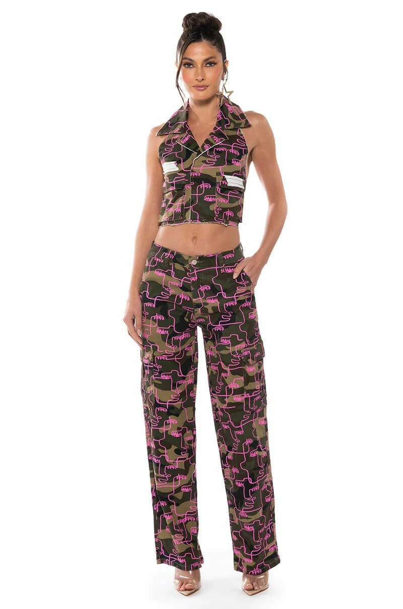 SILHOUETTE PRINT CAMO COLLARED HALTER TOP - Image 2