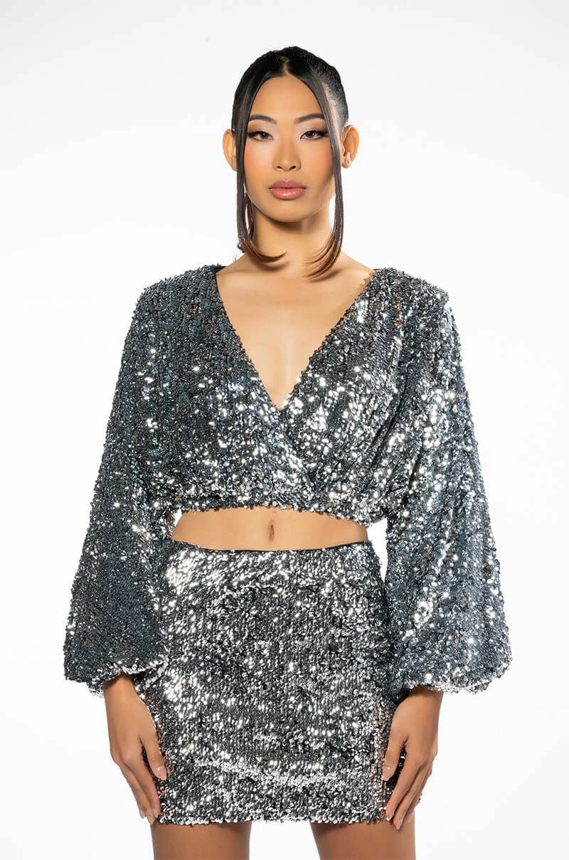 VIVA LAS VEGAS LONG SLEEVE CROPPED WRAP BLOUSE